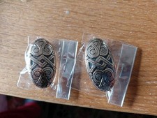 2 kleine ovale Fibeln - Bronze