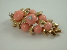 feiner Kettenanhänger Koralle und Brillant Gold 750