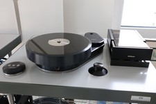 Brinkmann Taurus – Direktgetriebener Plattenspieler . WIE NEU mit RöNT III