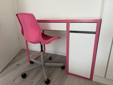 Schreibtisch  mit höhenverstellbaren Stuhl