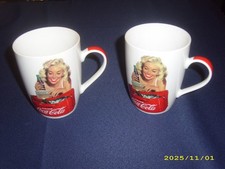 2 Coca Cola Kaffeetassen NFL von 2022 Cola Mädchen