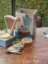 große GEOBRA Waage für vintage Kaufladen 50er Kinder Spielzeugwaage 24 cm hoch