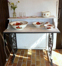 alter Marmor-WASCHTISCH-Aufsatz auf ‘neuem‘ Unterbau = schmiedeeisernes Gestell