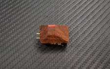 Exklusives Holzgehäuse für