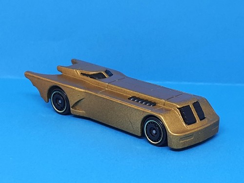 Batmobile goldfarbend von hot - batmobile,