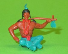 TIMPO TOYS   Indianer Unterteil  sitzend  Friedenspfeife  Feder grün
