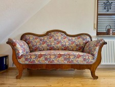 Vintage Sofa Mit Holzrahmen -