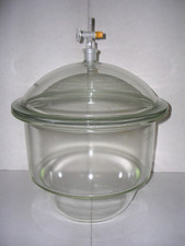 großer Exsikkator mit Hahn