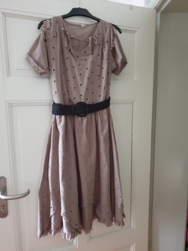 Kleid oliv mit rüschen - oliv, gr.40