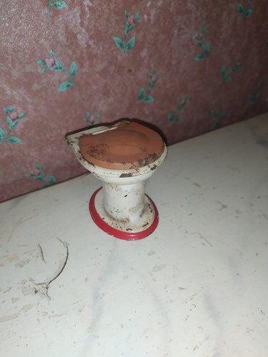 Altes metall blech toilette - altes, metall-blech