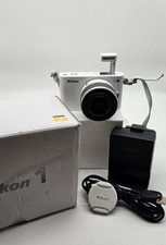 Nikon 1 J1 10.1MP Digitalkamera - Weiß (Kit mit VR 10-30mm Objektiv)