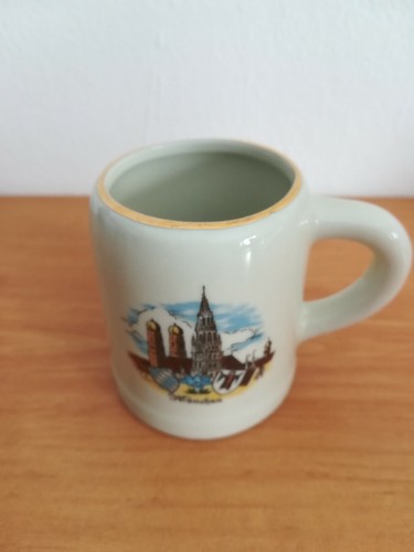 Kleiner bierkrug mit motiv - bierkrug,