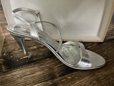 Wunderschöne silberne Pumps