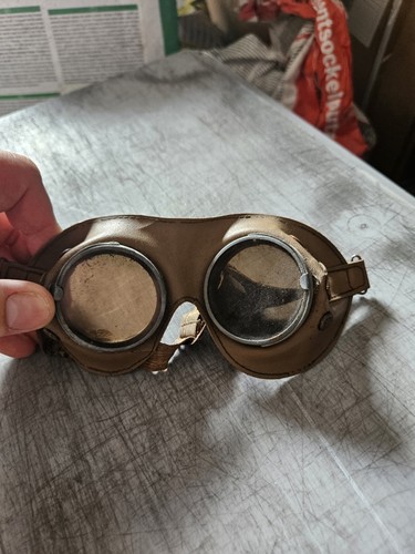 Schutzbrille deutsche - schutzbrille,
