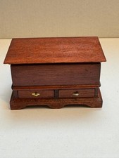 Mini Mundus Chippendale Aussteuertruhe Mahagoni – 1790 – sehr guter Zustand