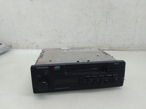 Audi b4 1993 radio - 90,