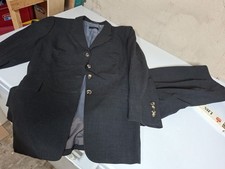 Piazza Sempione, Hosenanzug