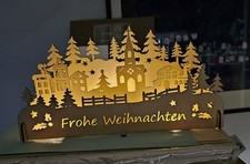 Weihnachtsdorf beleuchtet