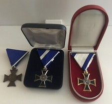 + 3 Stk. Ehrenzeichen
