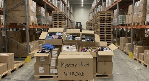 Amazon und mystery paket - -,