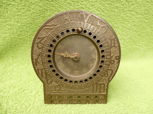 Ewiger kalender sonnenuhr - kalender,