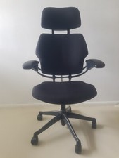 Humanscale Freedom NEU SCHWARZ STOFF & GASFEDER Kopfstütze Arbeitsstuhl Armlehnen Büro