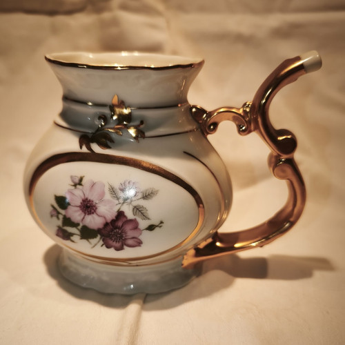 Thun porzellan tasse geblümt - thun, porzellan-tasse
