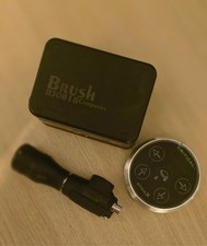 Swashdrive Brush Tattoomaschine & Critical Atom Netzteil