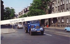 Oldtimer-Foto DDR VEB IFA LKW Garant Pritsche Staßenszene PKW Trabant