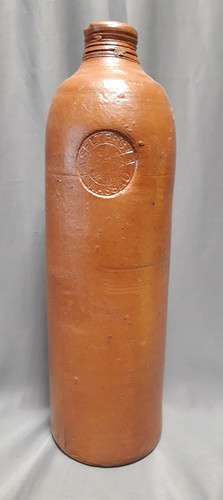 Mineralwasser flasche steingut - mineralwasser-flasche,