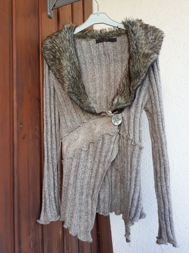 Beigefarbene grobstrickjacke - beigefarbene,