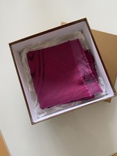 Traumhaftes Tuch 100% Seide Burberry neu