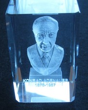 Glasquader Briefbeschwerer