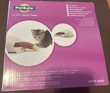 PetSafe® - FroliCat® - Fox Den Automatisches interaktives Katzenspielzeug