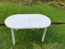 Schöner weißer Gartentisch Kunststoff oval 140x80 cm