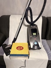 Lux Intelligence Staubsauger