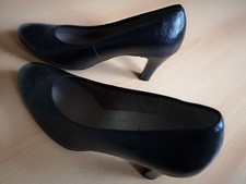 Neu!!  2 Paar Pumps Gr. 39