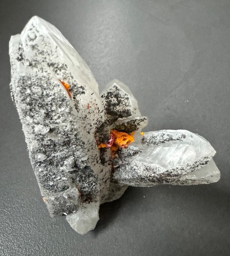 Quarz mit realgar - mit, realgar,