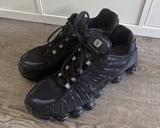 NIKE SHOX GR.45 *Schwarz*