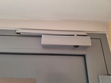 GEZE TS 5000 ECline Türschließer - ohne Gleitschiene Schubstange! in Silberfarbe