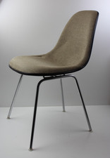 VITRA Eames Fiberglass Side