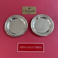 Unter Flasche 2 Teller Brot