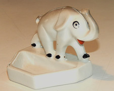 ELEFANT Groteske Figur Ascher