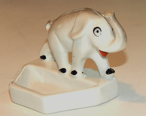 Elefant groteske figur ascher - elefant,