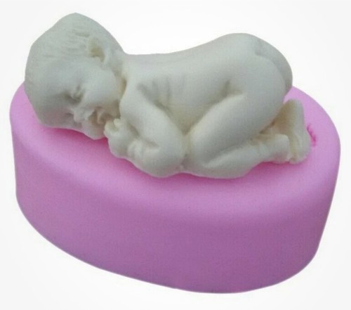 Baby liegend schlafend
