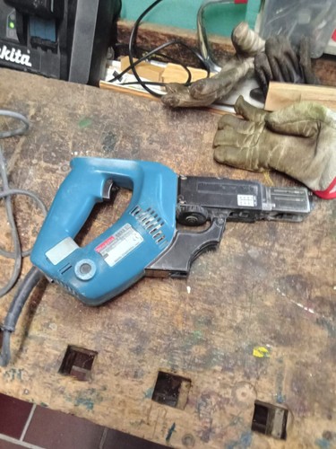 Makita magazinschrauber 18v - makita,