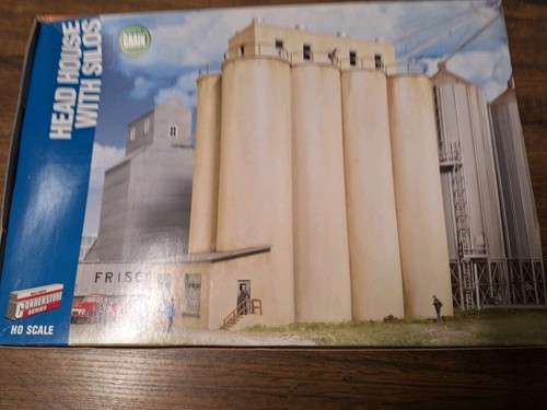 Walthers cornerstone - 1/87,