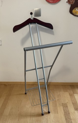 Herrendiener kleiderbutler - herrendiener,