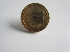 Pin  / "P" im Hufeisen / goldfarben