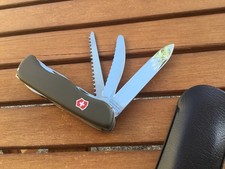 Victorinox Fireman 0.8383_Klingenstempel DE-GM 9305297_green_Neuwertig